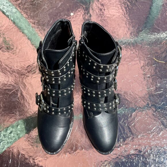 Le Château Black Ankle Boots - Picture 1 of 7